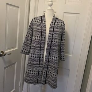 Roz & Ali Black and White Textured Aztec Woven Duster Size 1X, Casual